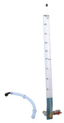 peilglas met aftapkraan gemonteerd