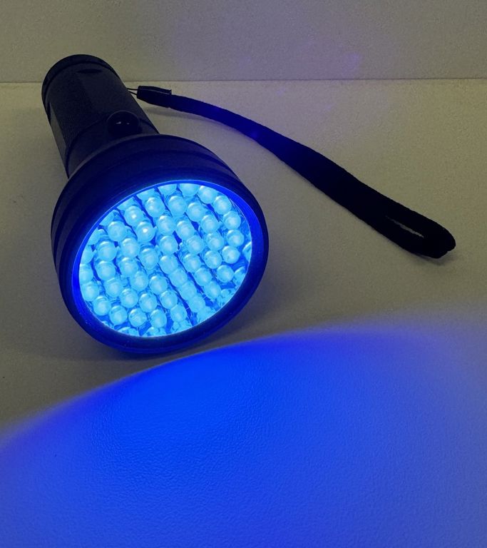 Blacklight zaklamp 110 x 45mm 51 Leds